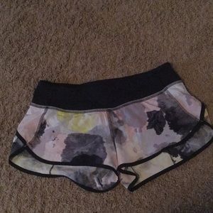 Lulu Lemon speed shorts size 6